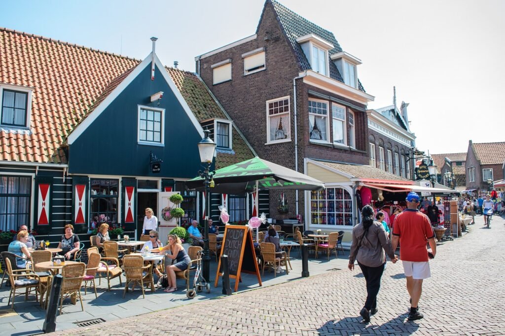 VOLENDAM AMSTERDAM