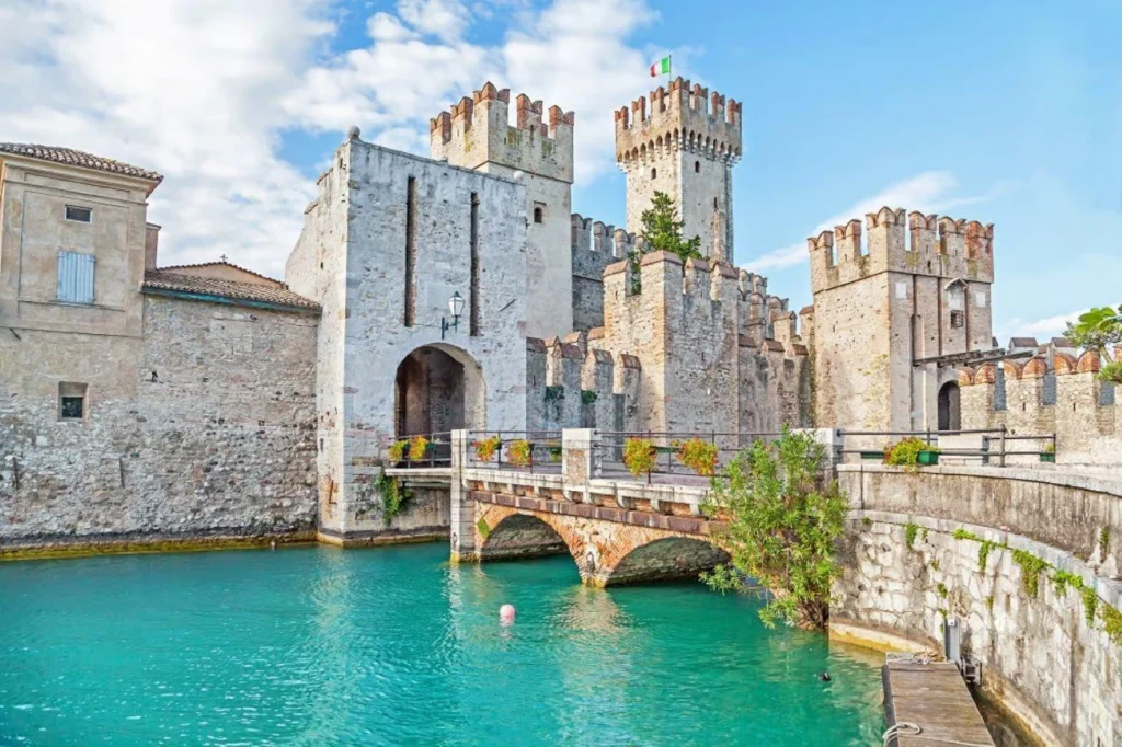 From Venice Verona, Sirmione & Lake Garda with Boat Cruise